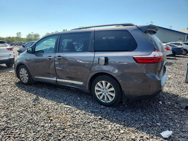 2017 TOYOTA SIENNA