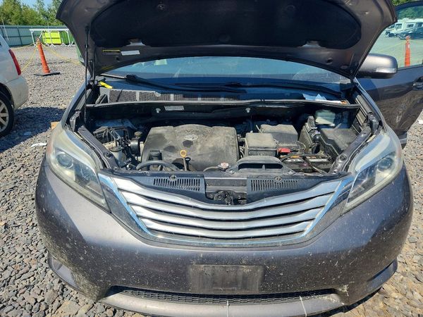 2017 TOYOTA SIENNA