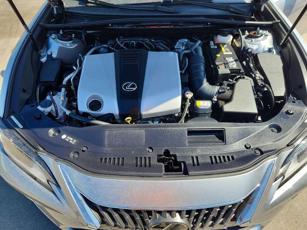 2022 LEXUS ES 350 350 Premium — Engine bay