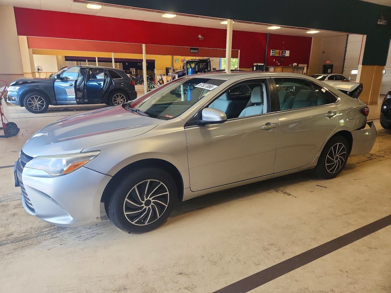 2015 TOYOTA CAMRY