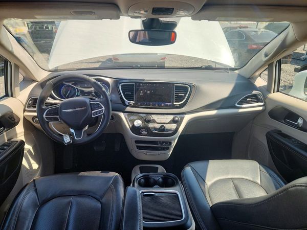2022 CHRYSLER PACIFICA