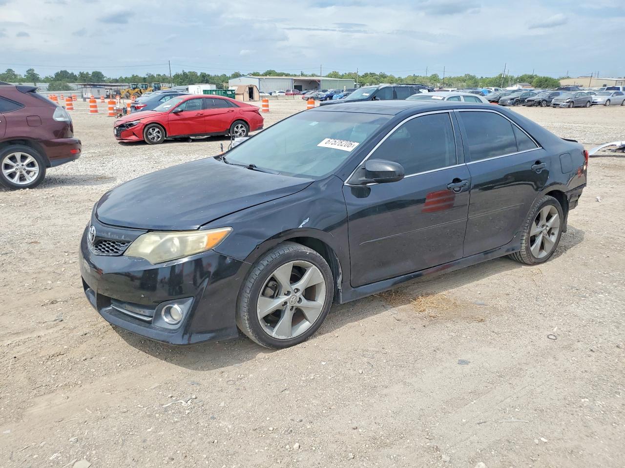 2012 TOYOTA CAMRY — Front 3/4
