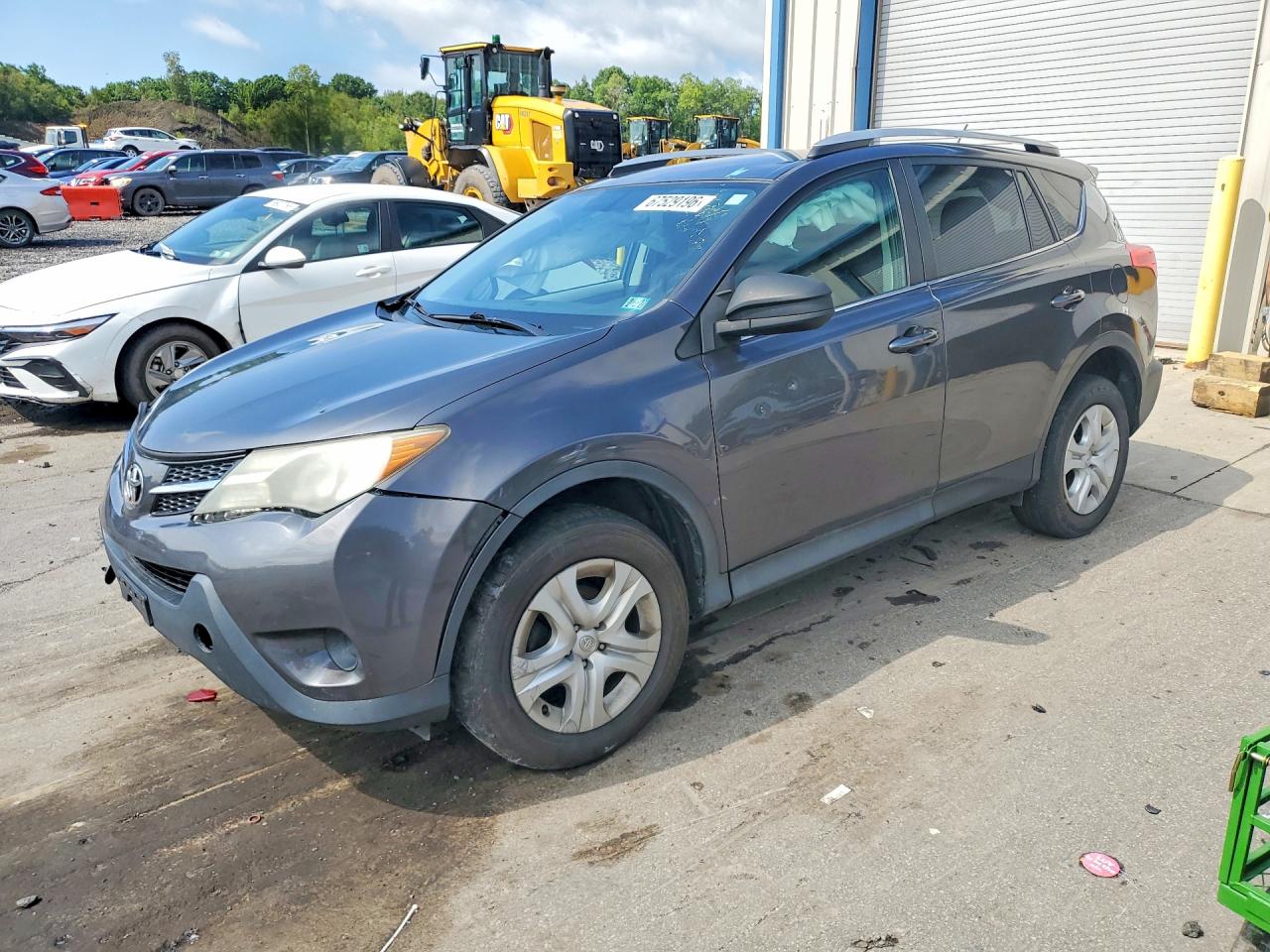 2013 TOYOTA RAV4 Standard — Front 3/4