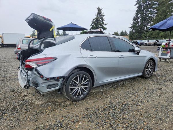 2024 TOYOTA CAMRY