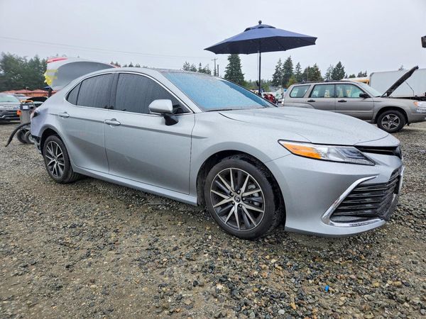2024 TOYOTA CAMRY