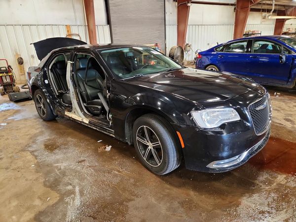 2018 CHRYSLER 300