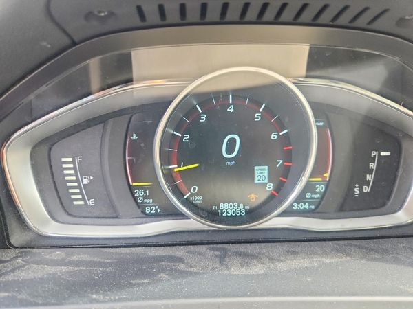 2015 VOLVO V60 Platinum (non R design)