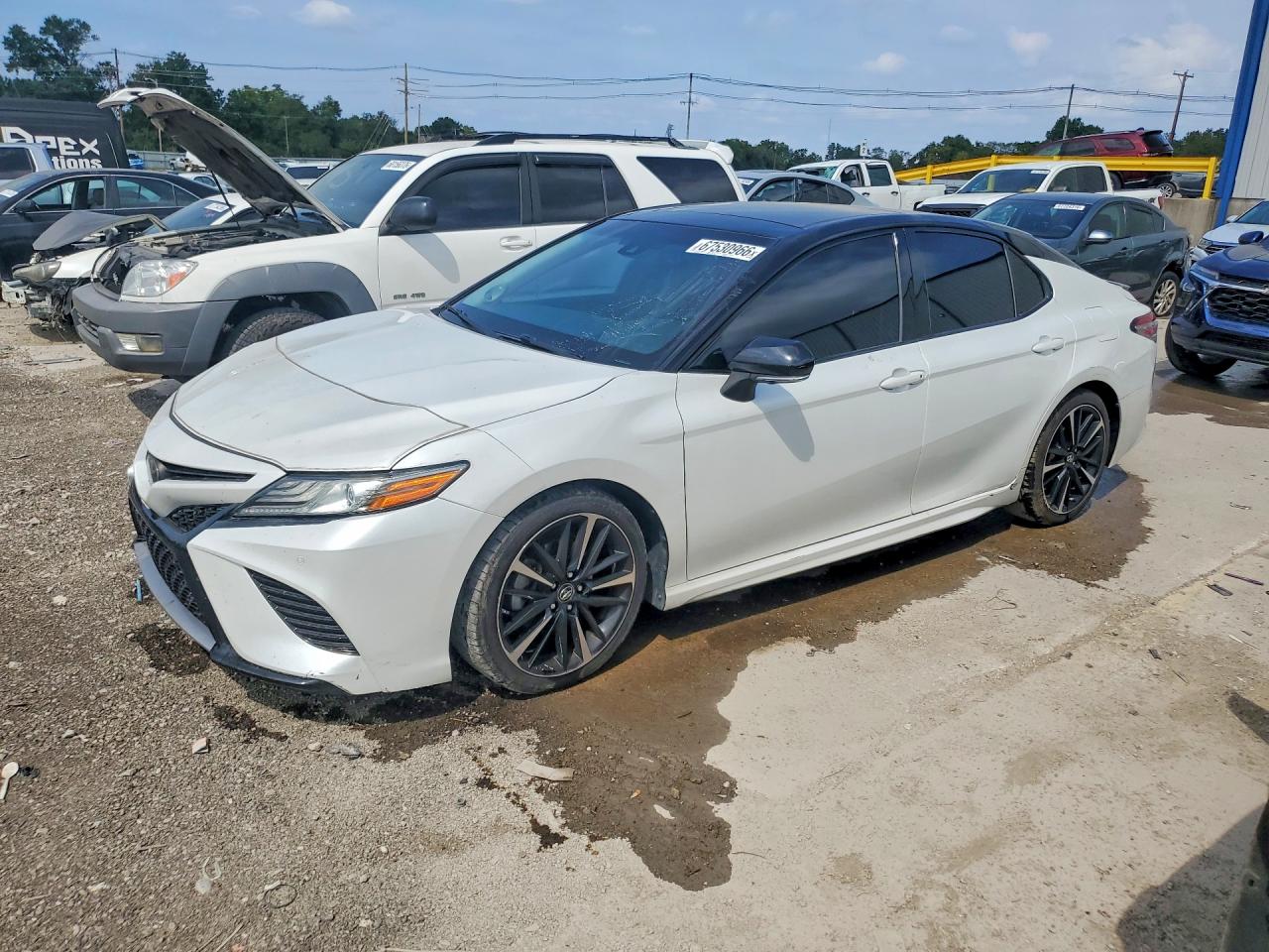 2018 TOYOTA CAMRY