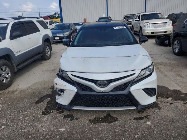 2018 TOYOTA CAMRY