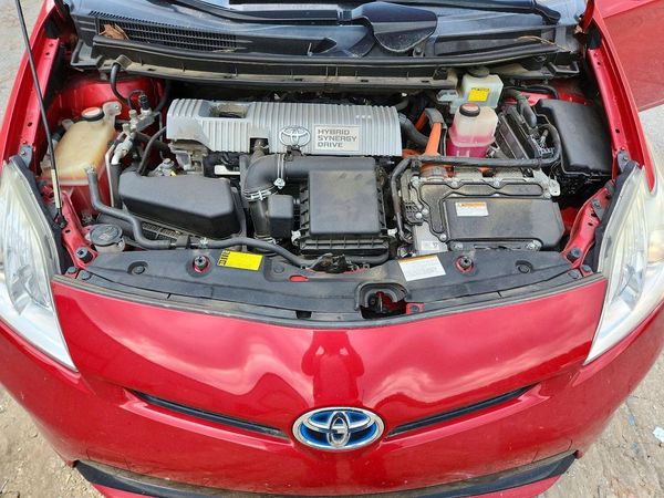 2015 TOYOTA PRIUS