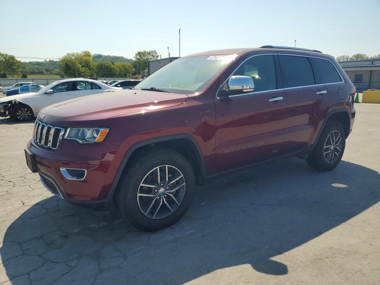 2018 JEEP GRAND CHEROKEE Limited — Front 3/4