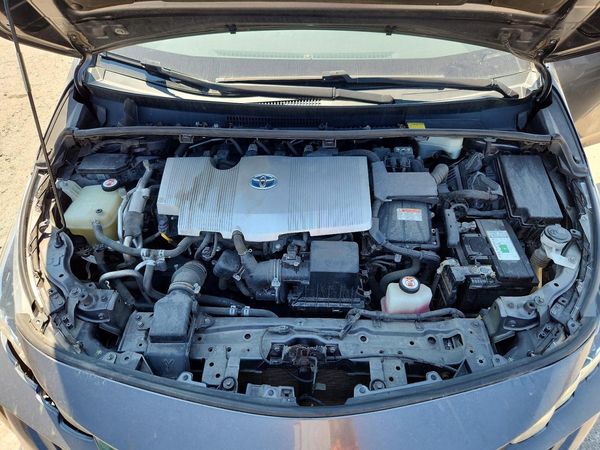 2018 TOYOTA PRIUS Plus/Premium/Advanced — Engine bay