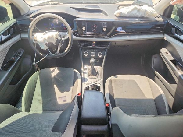 2022 VOLKSWAGEN TAOS