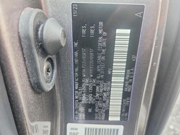 2024 TOYOTA SIENNA XLE