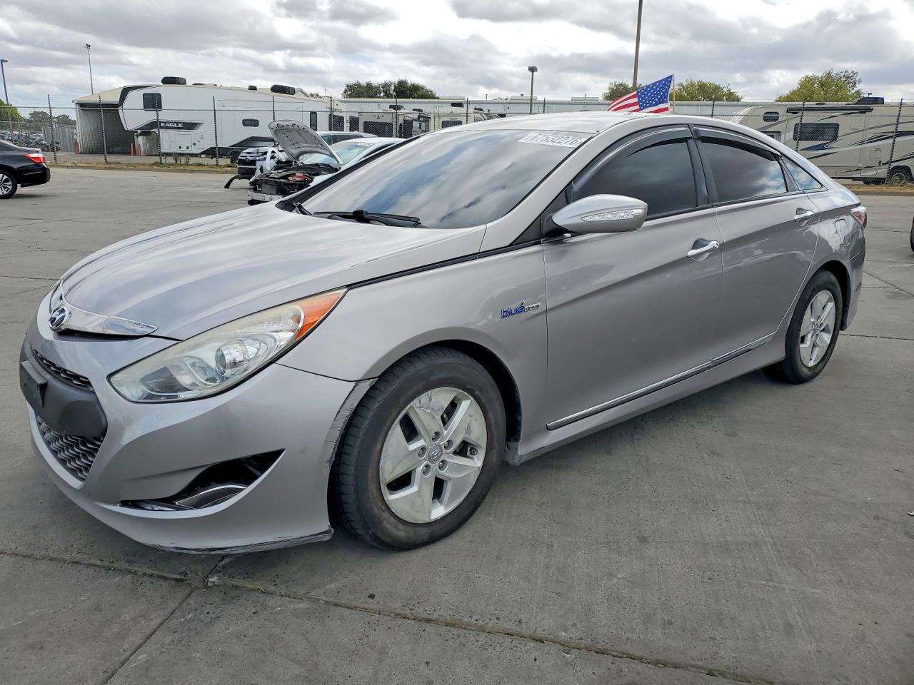 2012 HYUNDAI SONATA Middle level