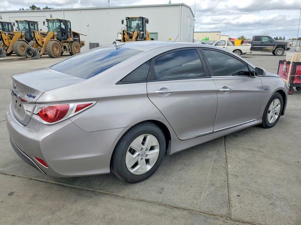 2012 HYUNDAI SONATA Middle level