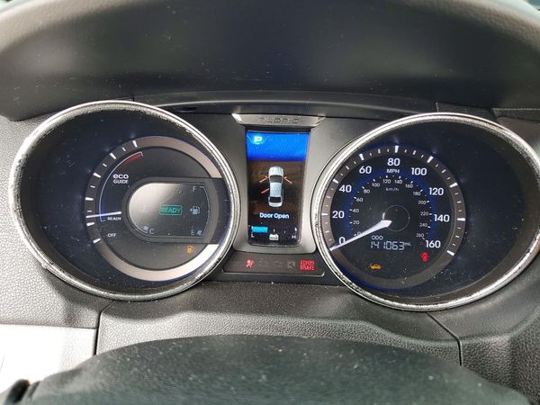 2012 HYUNDAI SONATA Middle level