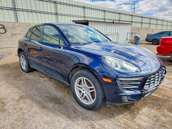 2018 PORSCHE MACAN — Passenger 3/4