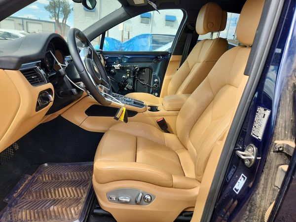2018 PORSCHE MACAN — DENT