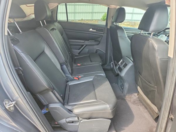 2018 VOLKSWAGEN ATLAS 4Motion SE