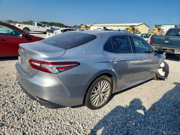 2019 TOYOTA CAMRY