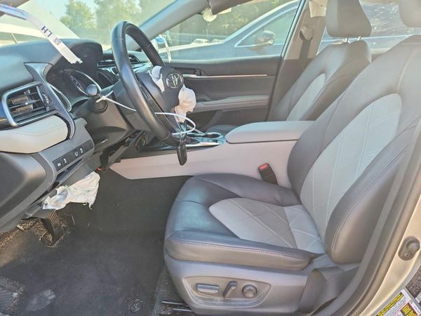 2019 TOYOTA CAMRY