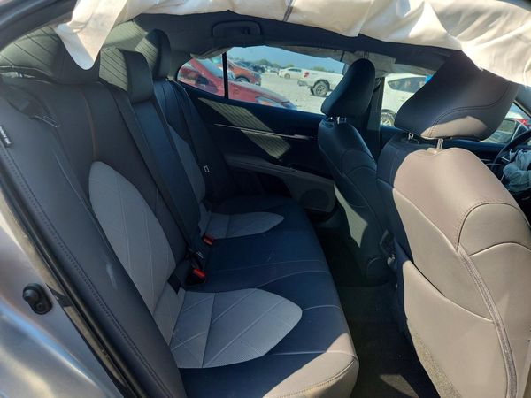 2019 TOYOTA CAMRY