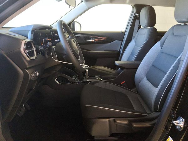 2026 CHEVROLET TRAILBLAZE LT — DENT