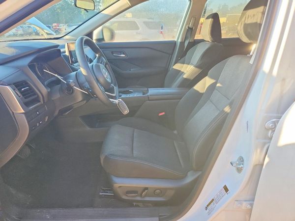 2024 NISSAN ROGUE SV — DENT