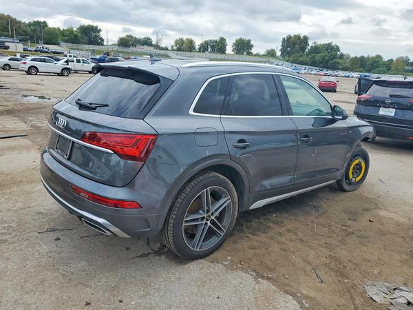 2021 AUDI Q5 E quattro Premium Plus