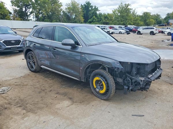 2021 AUDI Q5 E quattro Premium Plus