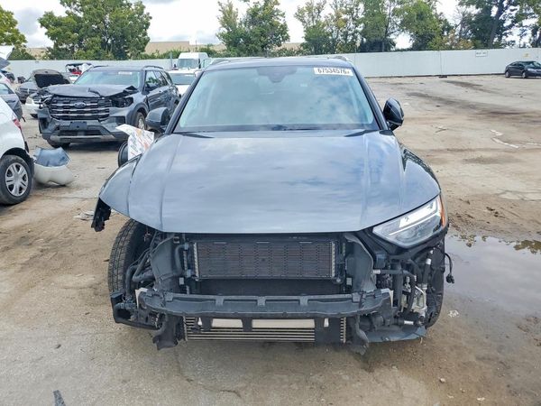 2021 AUDI Q5 E quattro Premium Plus