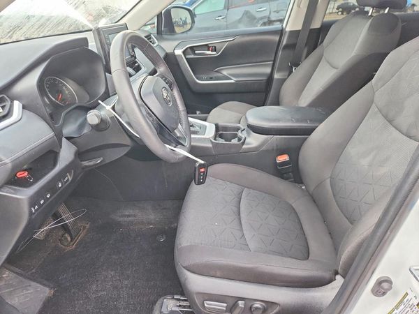 2021 TOYOTA RAV4 XLE HV — DENT