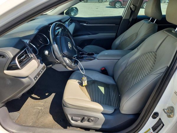 2020 TOYOTA CAMRY SE — DENT