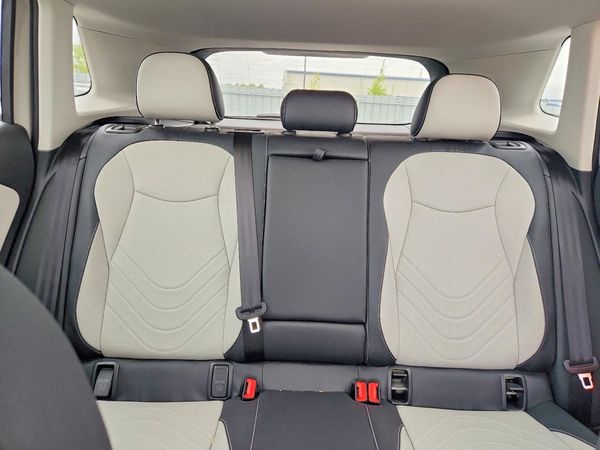 2025 VOLKSWAGEN TIGUAN 4Motion SE