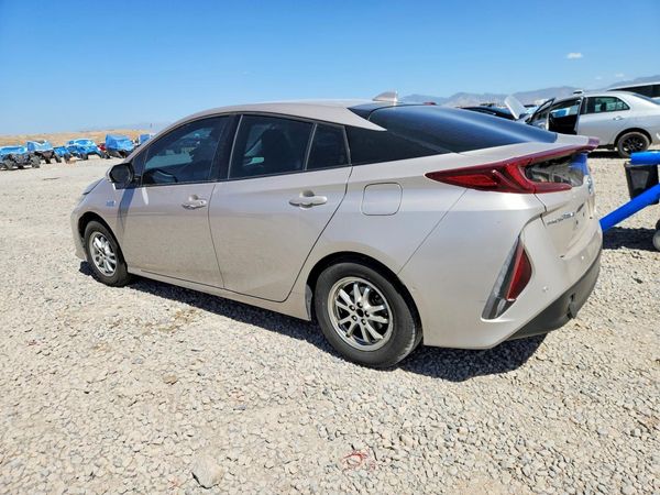 2018 TOYOTA PRIUS Plus/Premium/Advanced