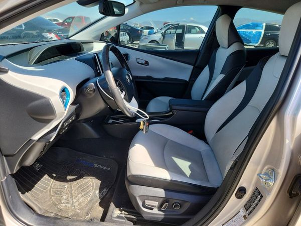 2018 TOYOTA PRIUS Plus/Premium/Advanced