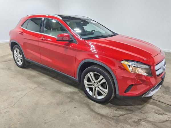 2017 MERCEDES-BENZ GLA GLA250-4M — Passenger 3/4