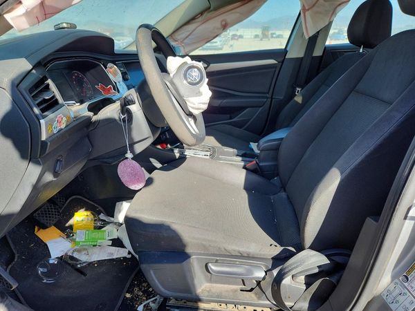 2019 VOLKSWAGEN JETTA S, SE, R-Line — DENT
