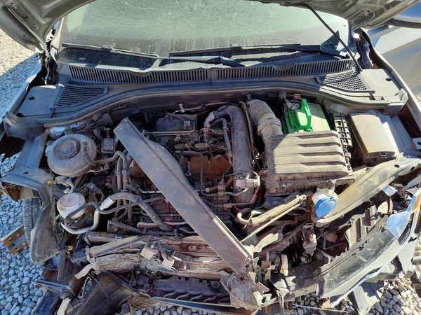 2019 VOLKSWAGEN JETTA S, SE, R-Line — Engine bay
