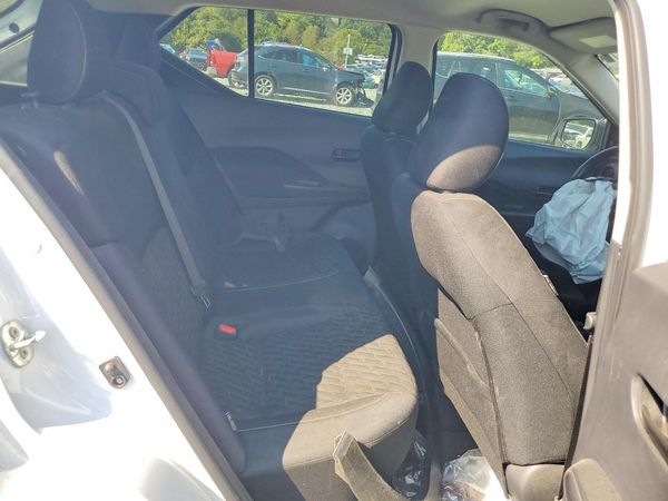 2021 NISSAN KICKS