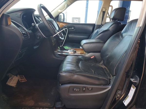 2013 INFINITI QX56 — DENT