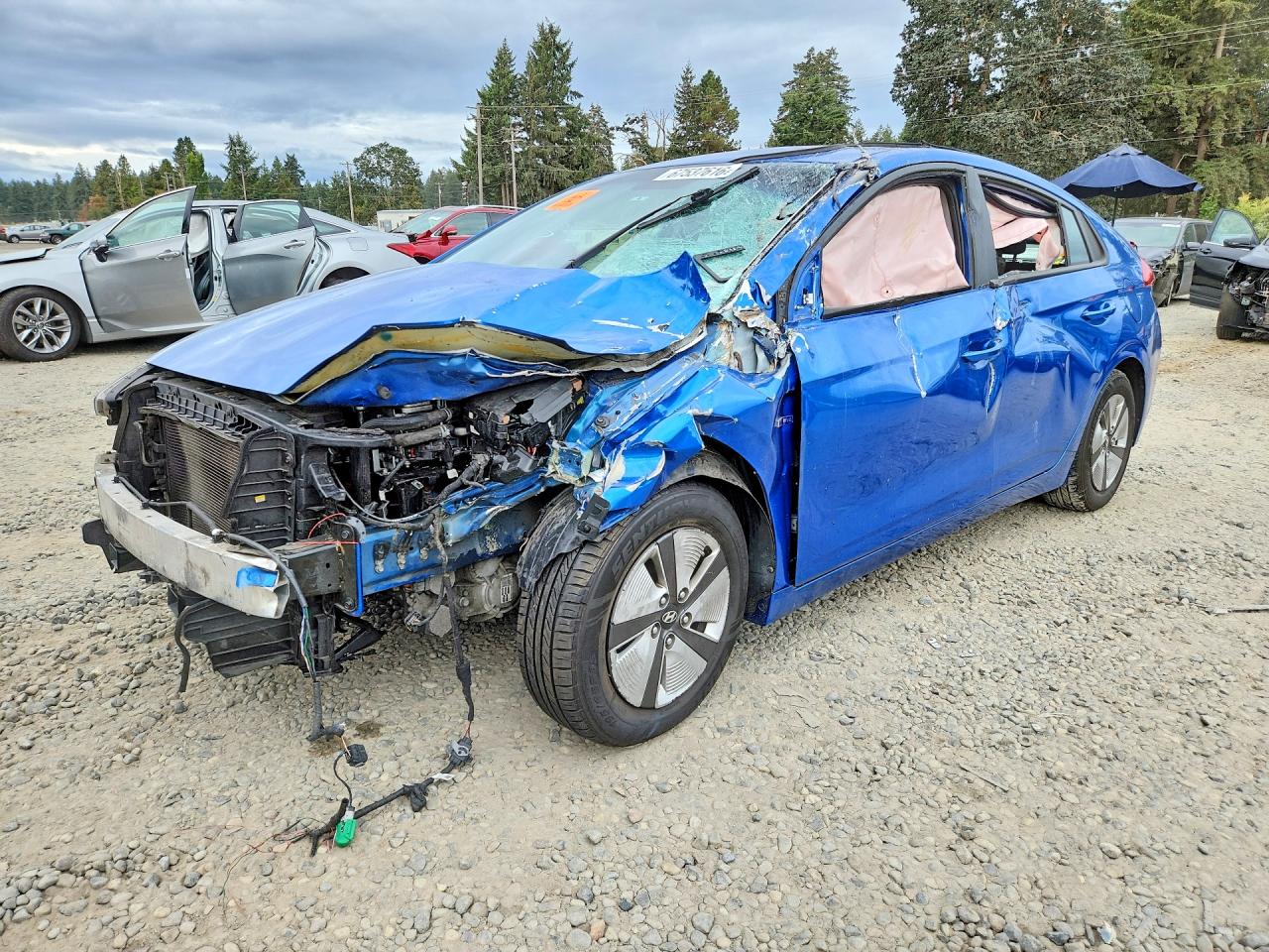 2018 HYUNDAI IONIQ Blue (HEV) — Front 3/4