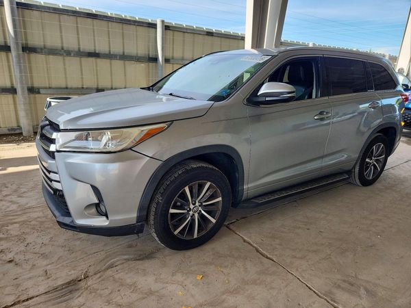 2017 TOYOTA HIGHLANDER