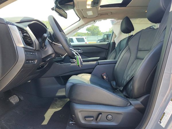 2025 NISSAN ROGUE PLATINUM — DENT