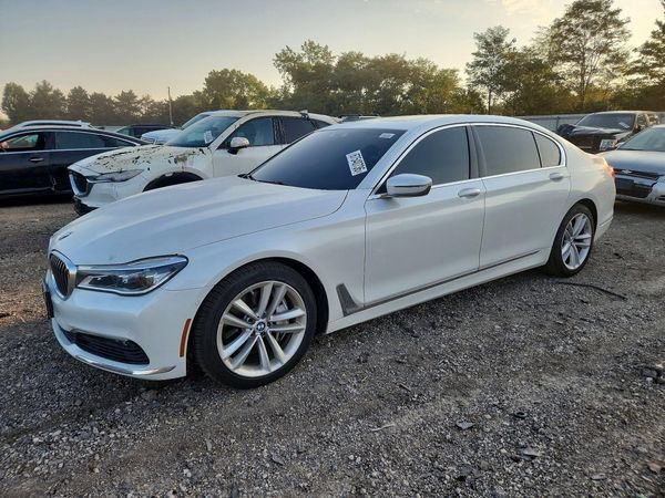 2017 BMW 750 xDrive — Front 3/4