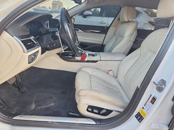 2017 BMW 750 xDrive — DENT