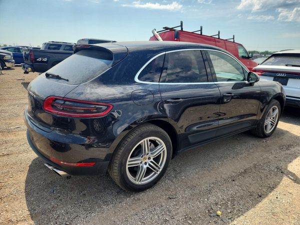 2015 PORSCHE MACAN