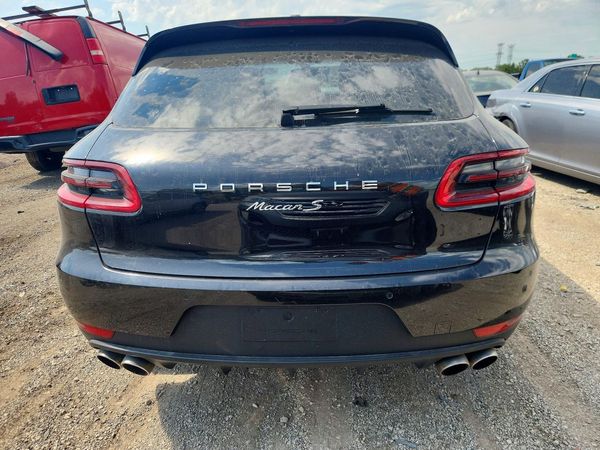 2015 PORSCHE MACAN