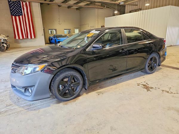 2014 TOYOTA CAMRY
